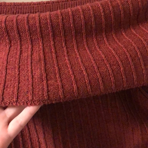 American Eagle Off the Shoulder Top - Picture 3 of 9